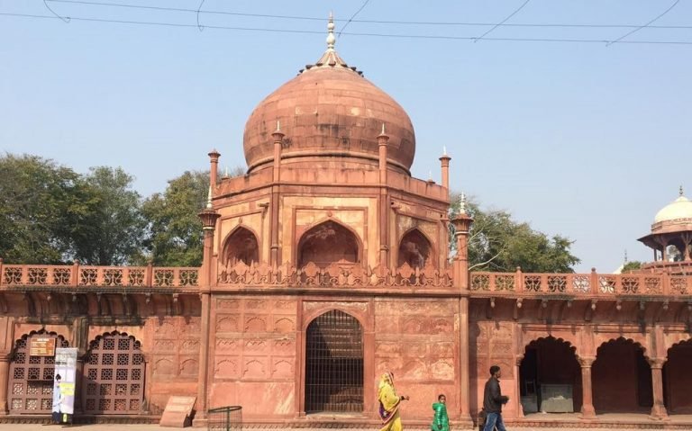 Sati-un-Nissa Khanum Tomb in Agra