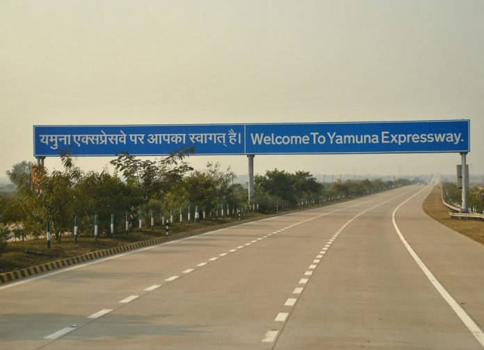 taj mahal to delhi distance via yamuna expressway