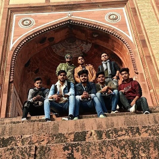 tourist at buland darwaza