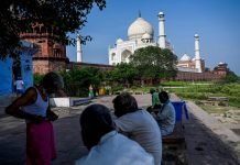 People photo on Dussehra Ghat in Agra