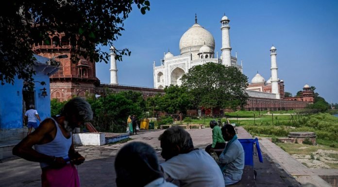 People photo on Dussehra Ghat in Agra