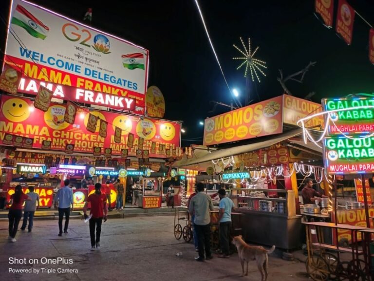 Agra: Street Food Tour with Spice Market by Tuk-Tuk